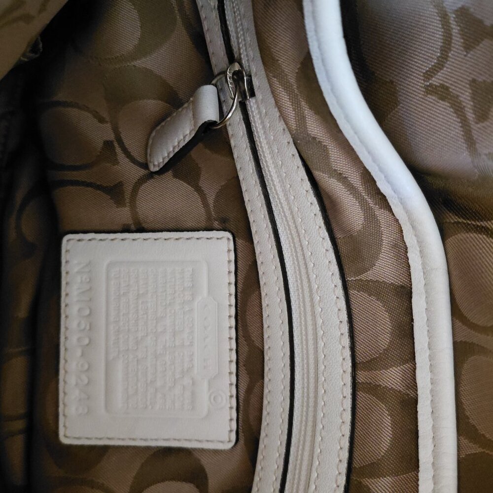 Coach Classic White Bag - Picture 5 of 5